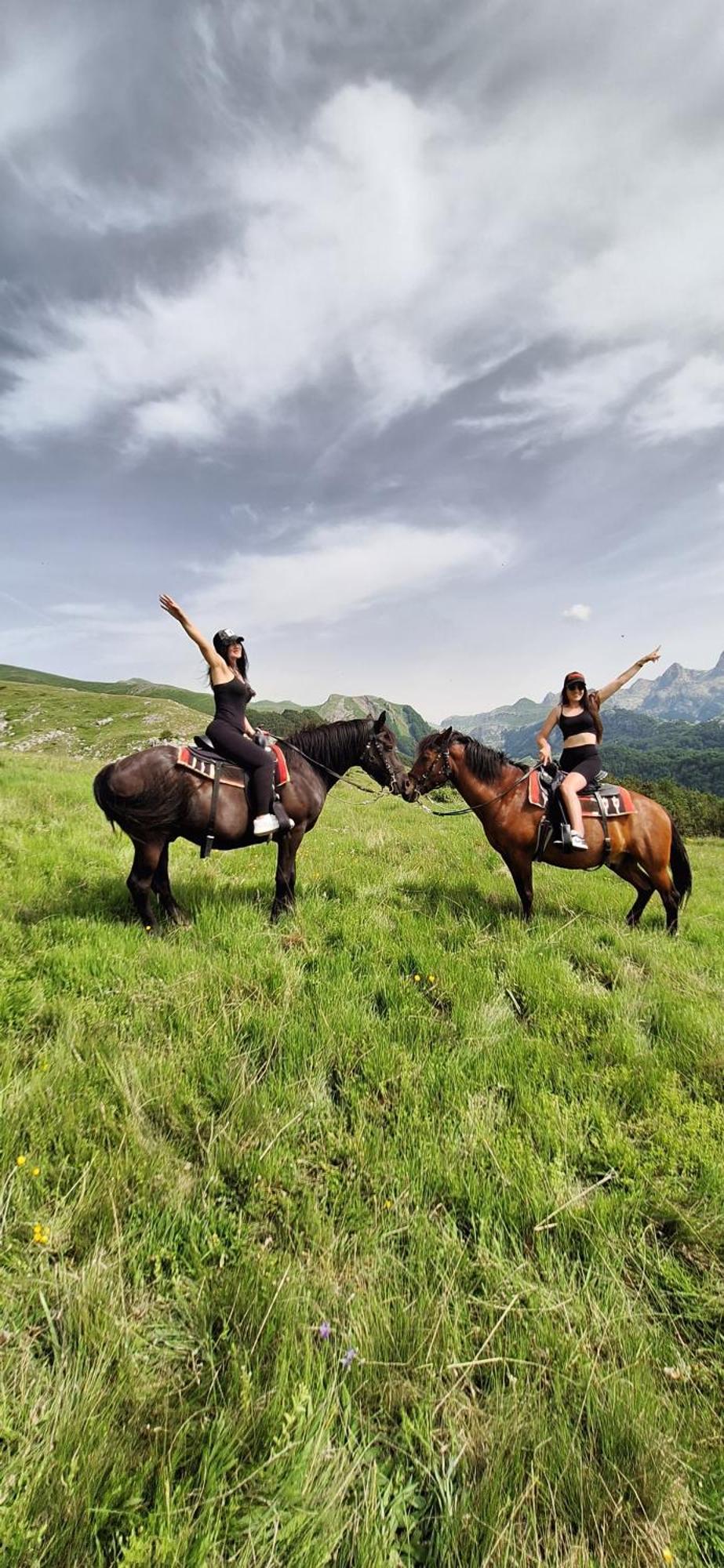 Katun Mokra Accommodation & Horseback Riding 포드고리차 외부 사진